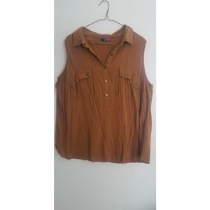 Sleeveless collared shirt PLUS SIZE